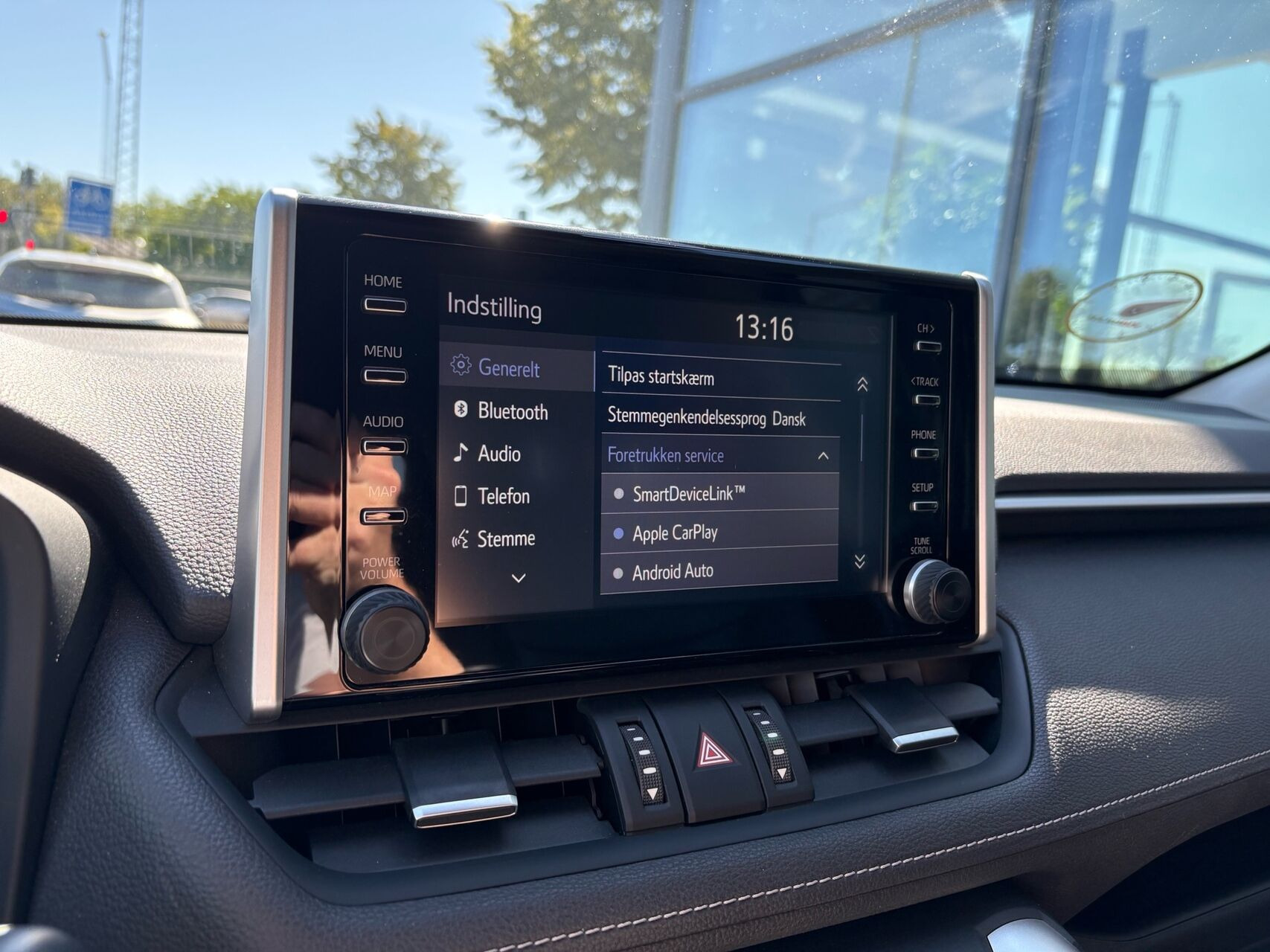 Sort Toyota RAV4 fra 2020