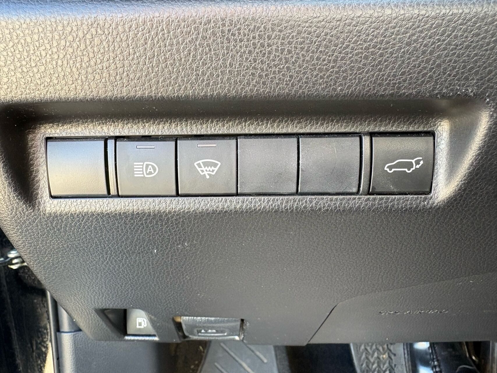 Sort Toyota RAV4 fra 2020