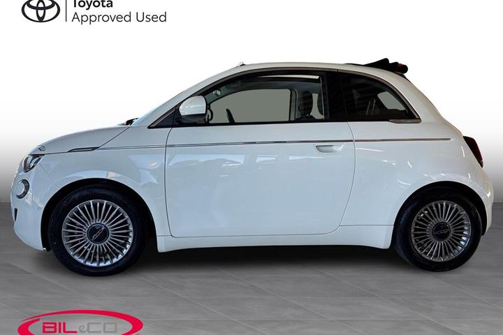 Hvid Fiat 500e fra 2023