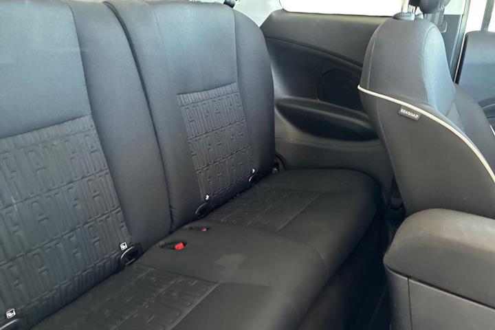 Hvid Fiat 500e fra 2023