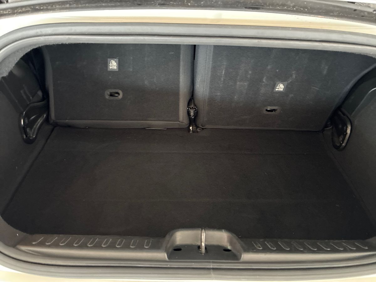 Hvid Fiat 500e fra 2023