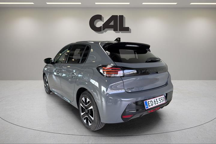 Grå Peugeot 208 fra 2024