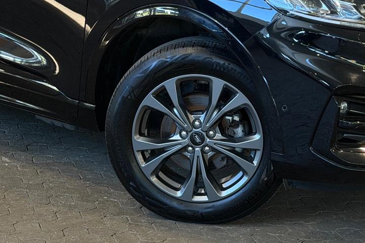 Sort Ford Kuga fra 2022