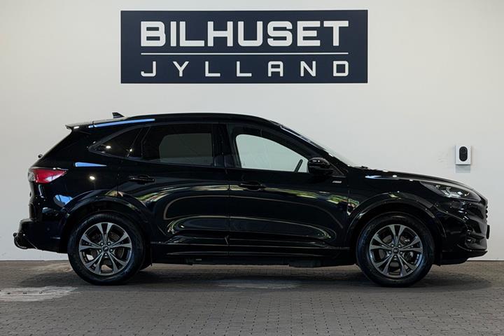Sort Ford Kuga fra 2022