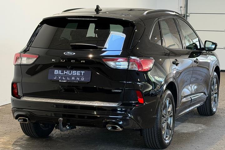 Sort Ford Kuga fra 2022