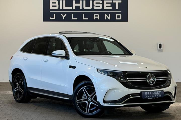 Hvid Mercedes EQC400 fra 2023 set udefra