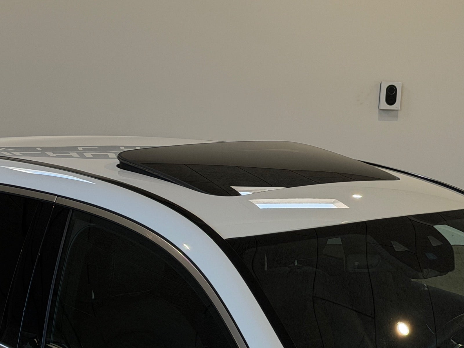 Hvid Mercedes EQC400 fra 2023