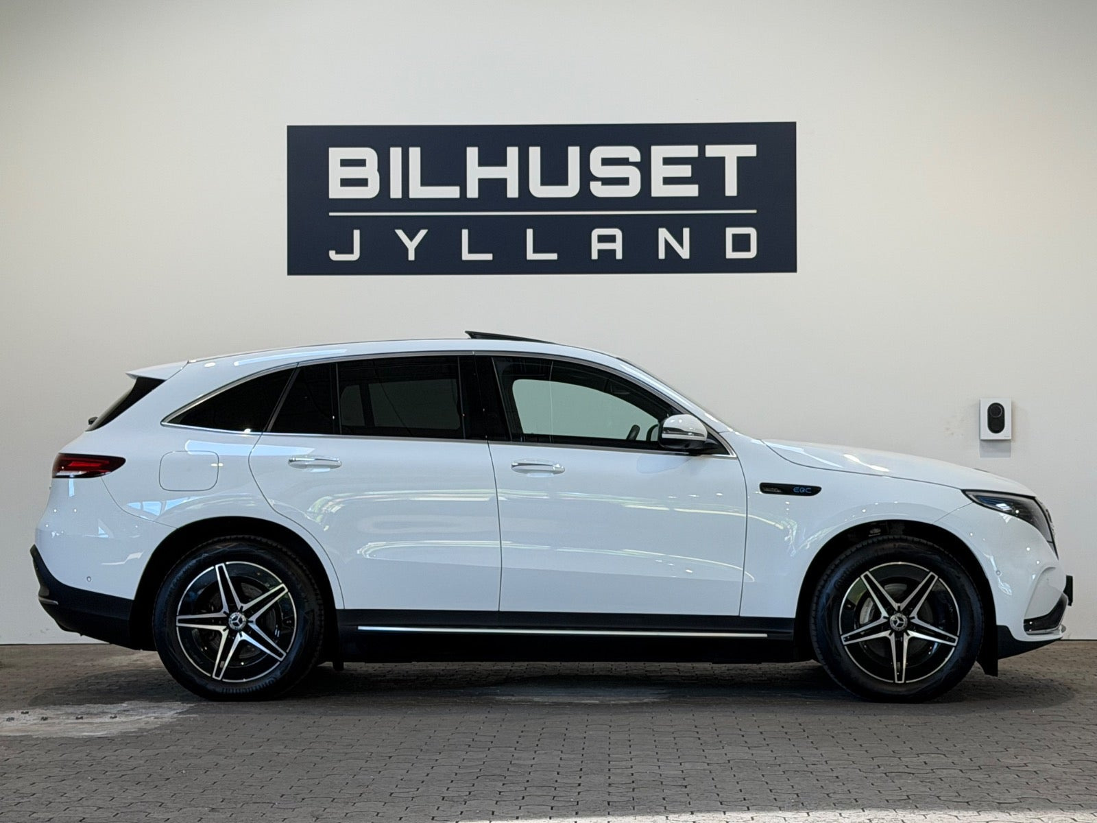 Hvid Mercedes EQC400 fra 2023