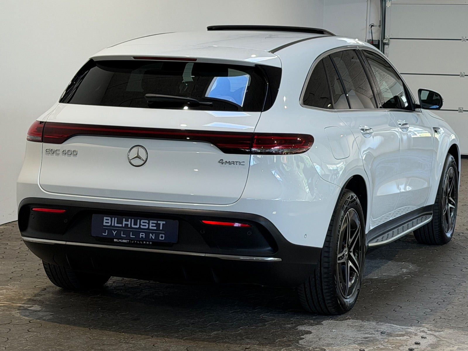 Hvid Mercedes EQC400 fra 2023