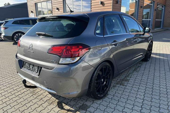 Grå Citroën C4 fra 2015