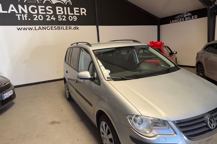 Sølv VW Touran fra 2007