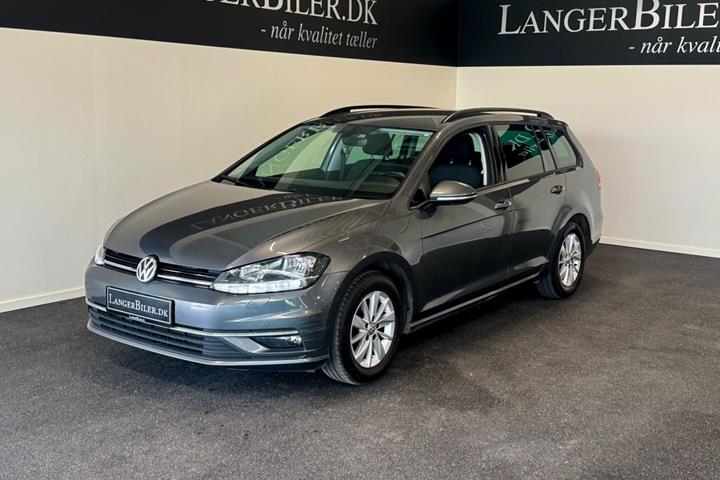 Beige VW Golf VII fra 2018