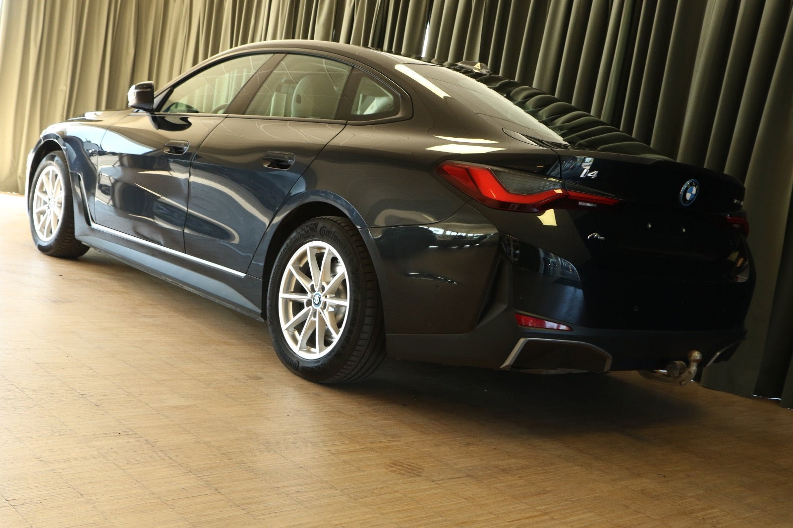 Grøn BMW i4 fra 2023