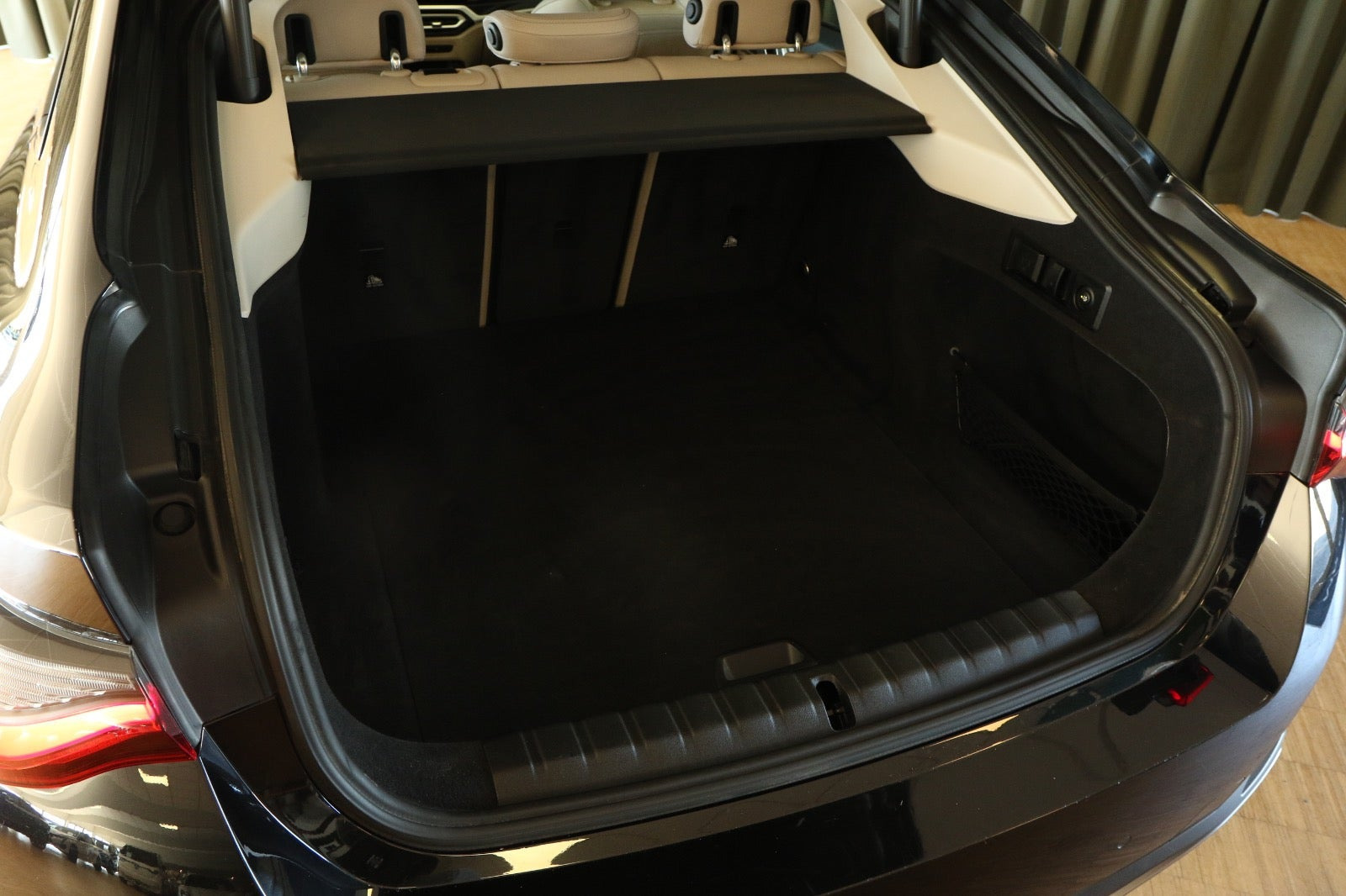 Grøn BMW i4 fra 2023