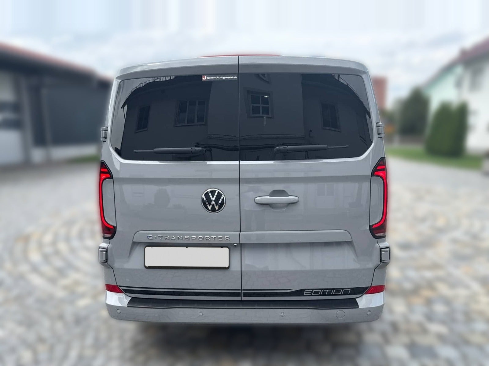 Grå VW e-Transporter fra 2025