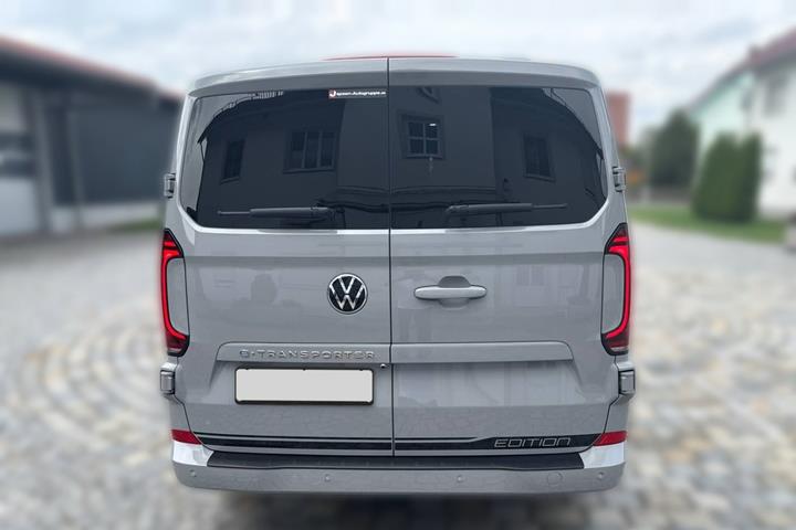 Grå VW e-Transporter fra 2025