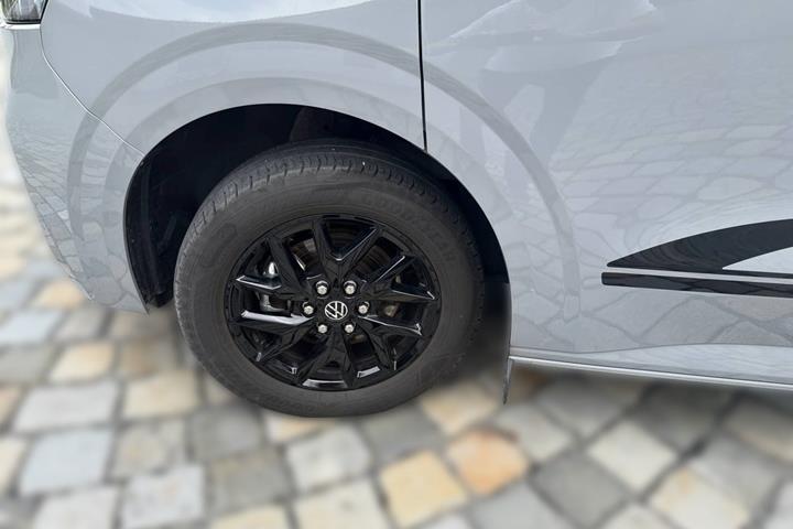 Grå VW e-Transporter fra 2025