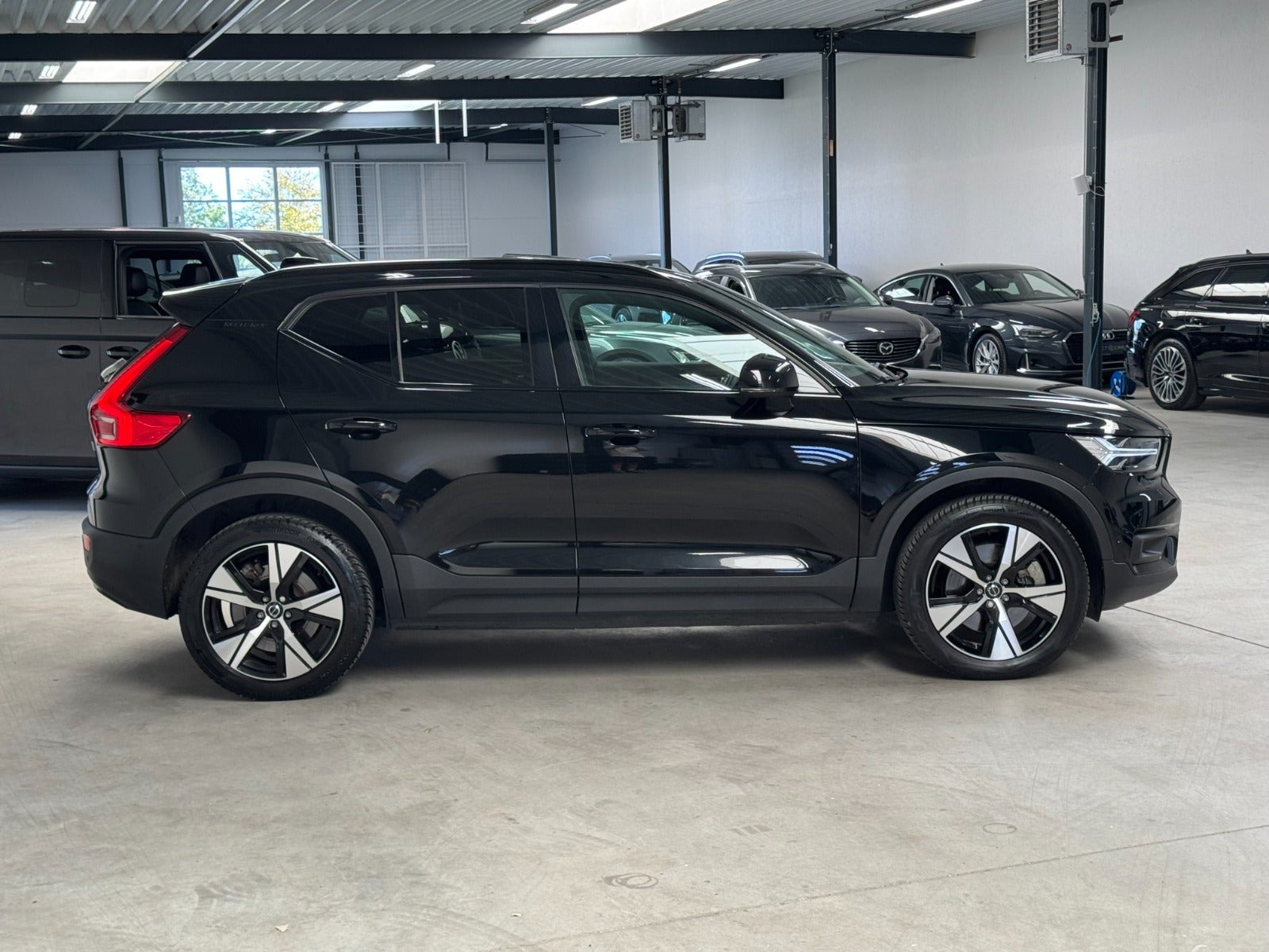 Sort Volvo XC40 fra 2022