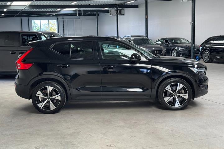 Sort Volvo XC40 fra 2022