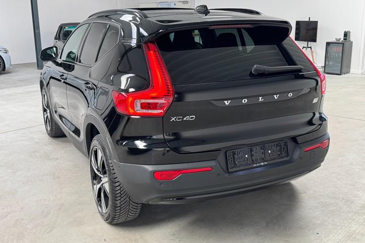 Sort Volvo XC40 fra 2022