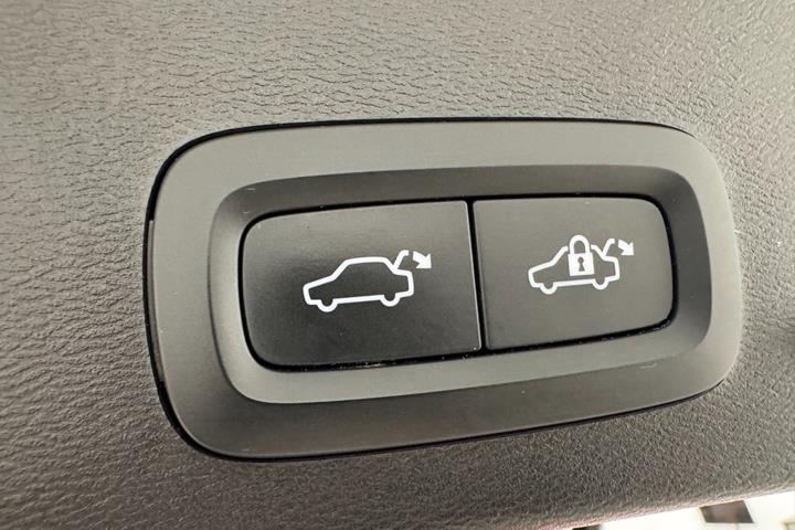 Sort Volvo XC40 fra 2022