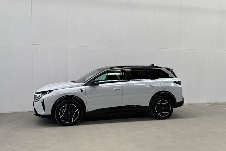 Hvid Peugeot e-5008 fra 2025