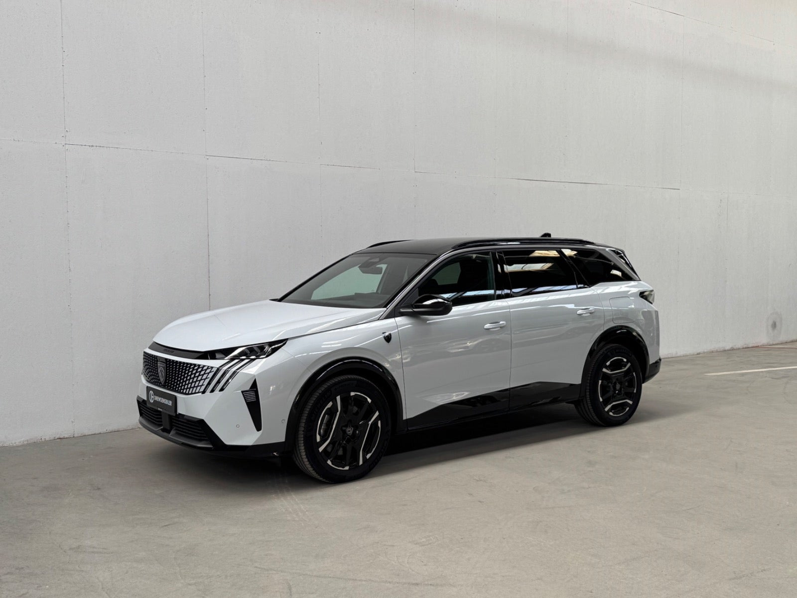 Hvid Peugeot e-5008 fra 2025