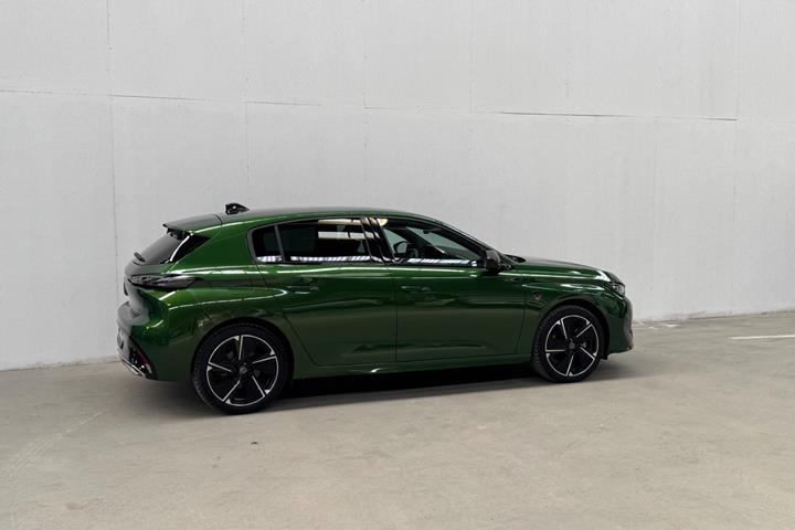 Grøn Peugeot E-308 fra 2024