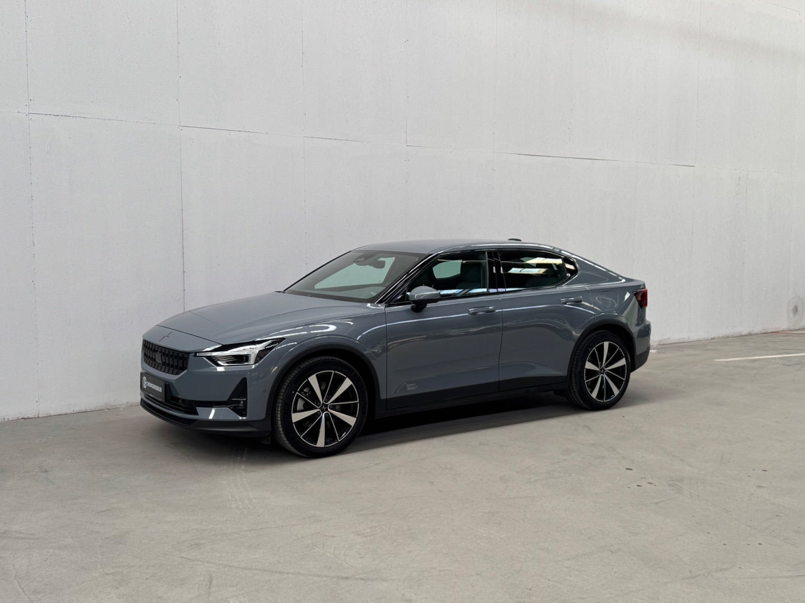 Grå Polestar 2 fra 2022
