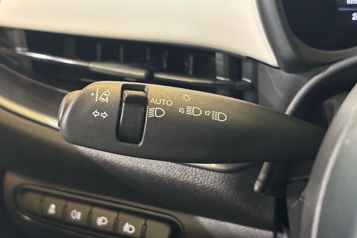 Hvid Fiat 500e fra 2023
