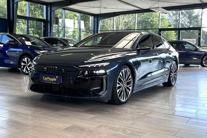 Blå Audi A6 e-tron fra 2025