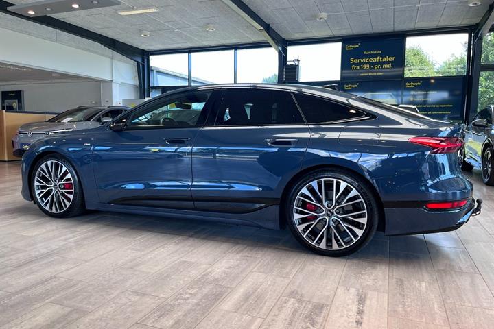 Blå Audi A6 e-tron fra 2025