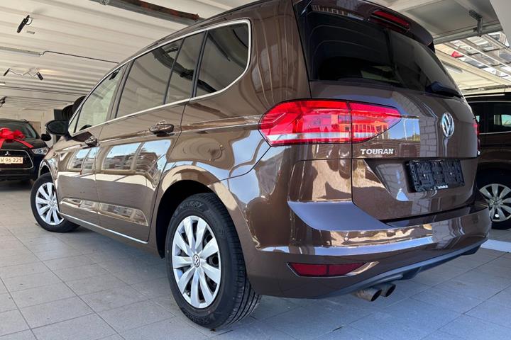 Brun VW Touran fra 2018