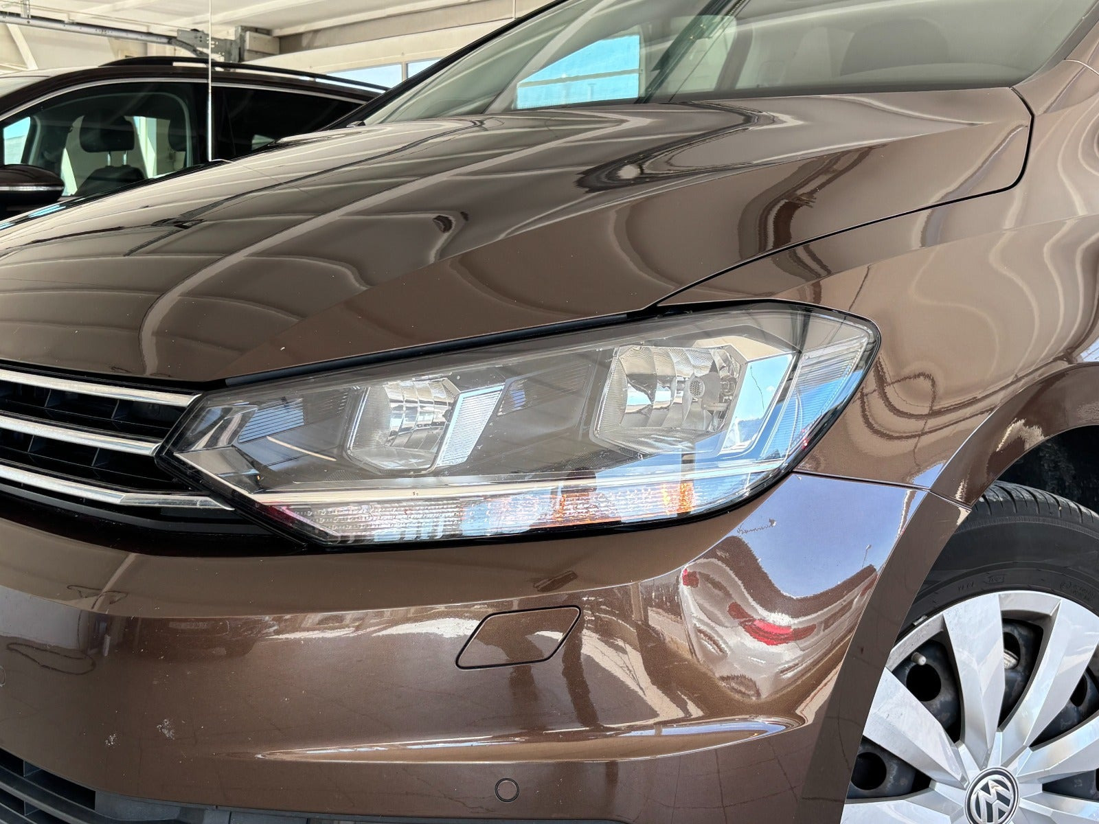 Brun VW Touran fra 2018