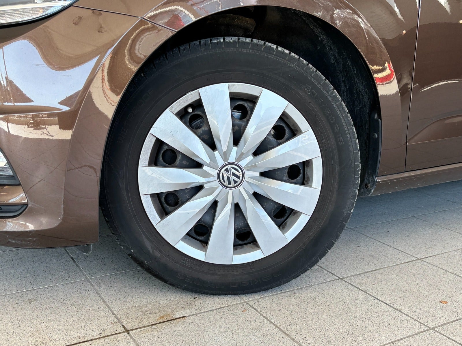 Brun VW Touran fra 2018