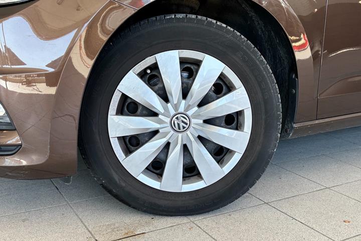 Brun VW Touran fra 2018