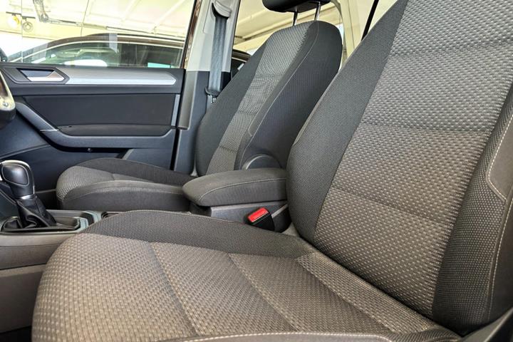 Brun VW Touran fra 2018