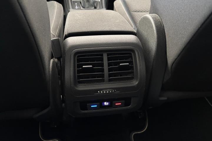 Brun VW Touran fra 2018