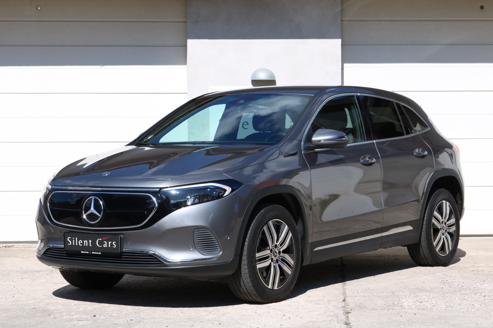 Grå Mercedes EQA250 fra 2021