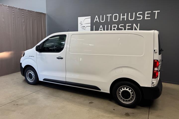 Hvid Toyota ProAce fra 2022