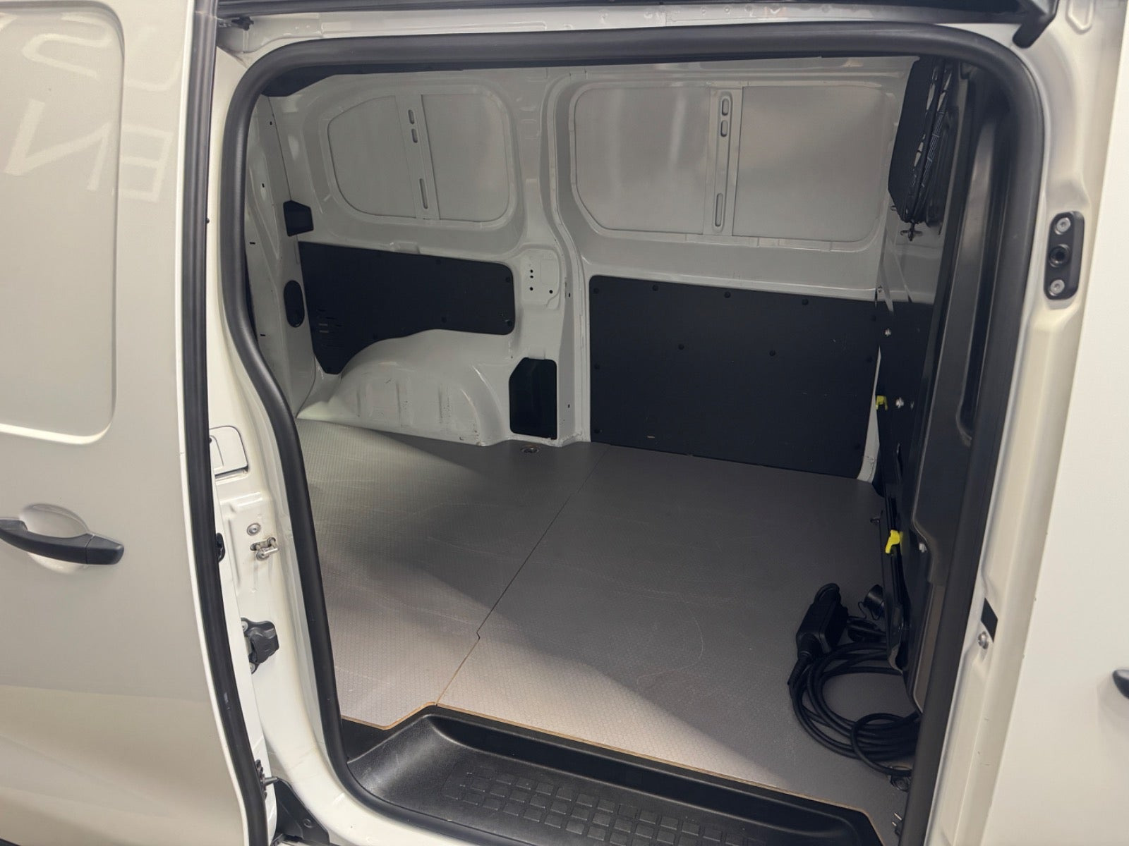 Hvid Toyota ProAce fra 2022