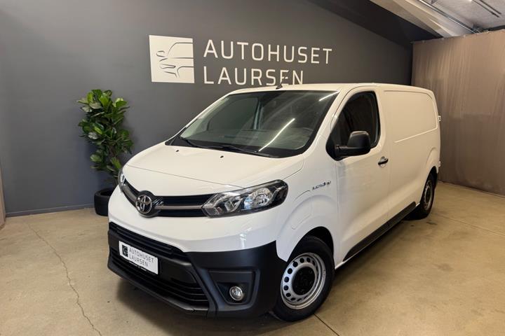 Hvid Toyota ProAce fra 2022