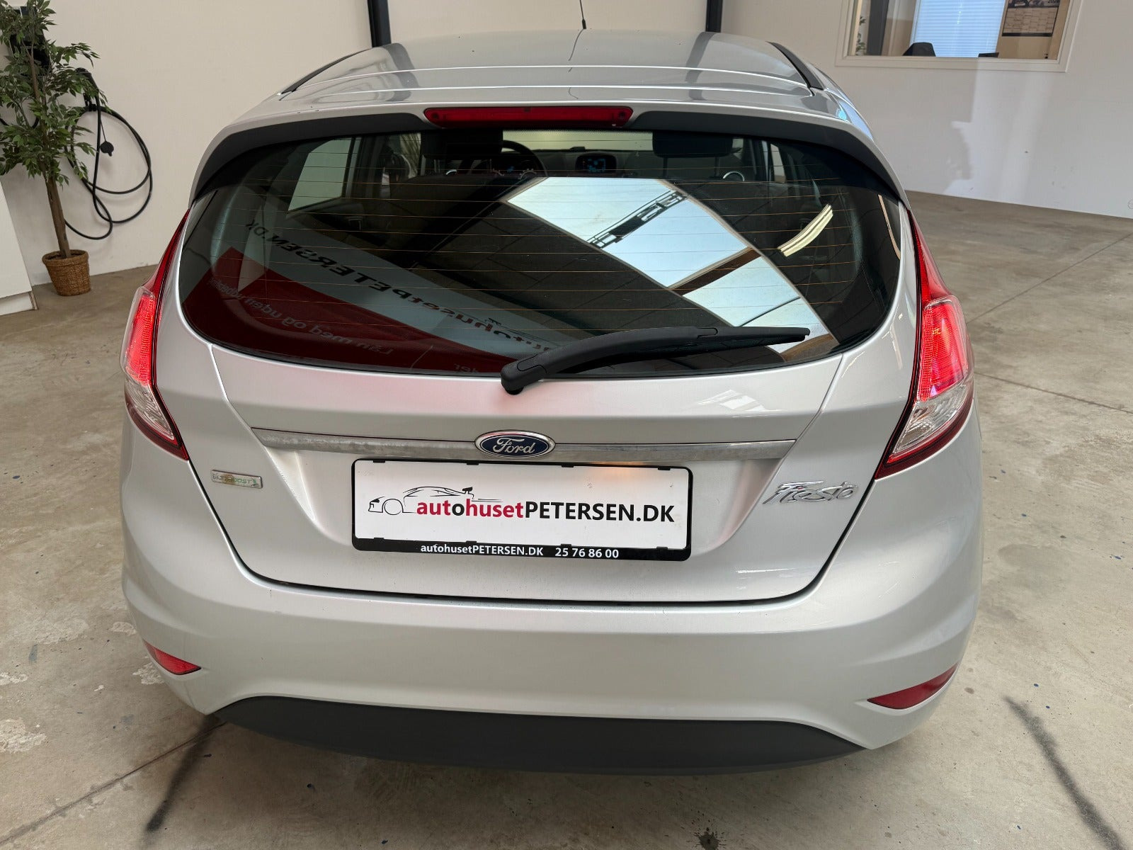 Sølv Ford Fiesta fra 2015