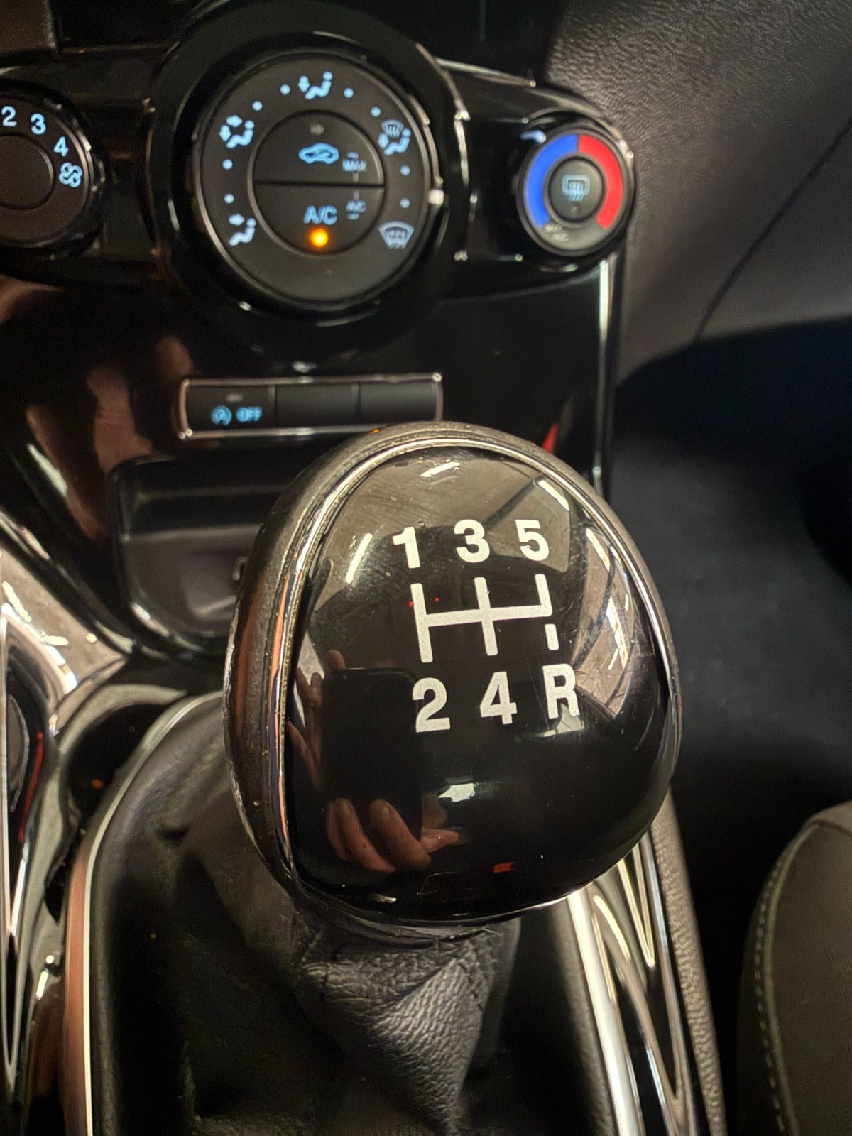 Sølv Ford Fiesta fra 2015