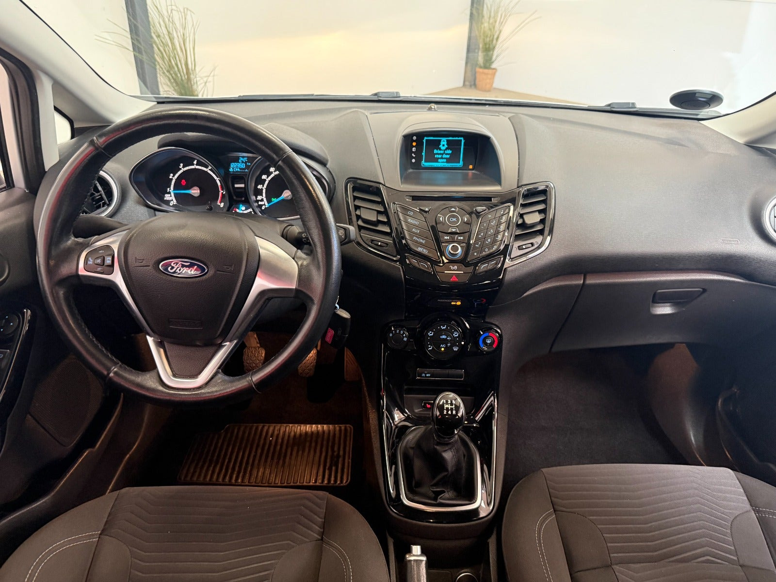 Sølv Ford Fiesta fra 2015