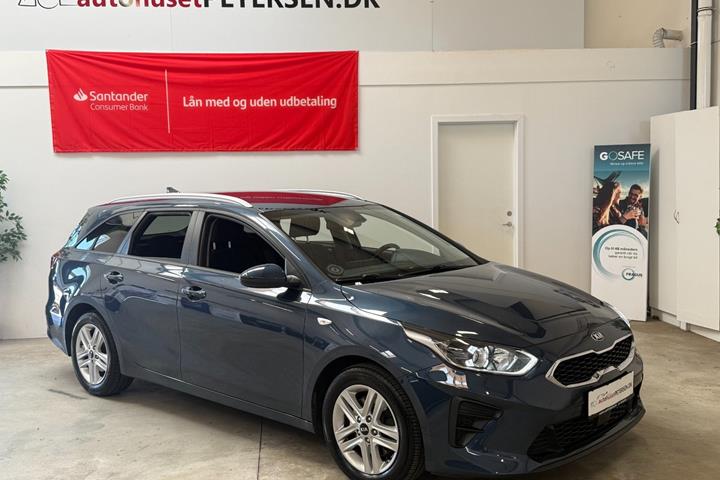Blå Kia Ceed fra 2021