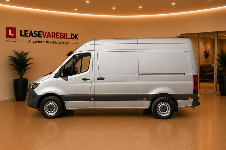 Hvid Mercedes Sprinter 317 fra 2021