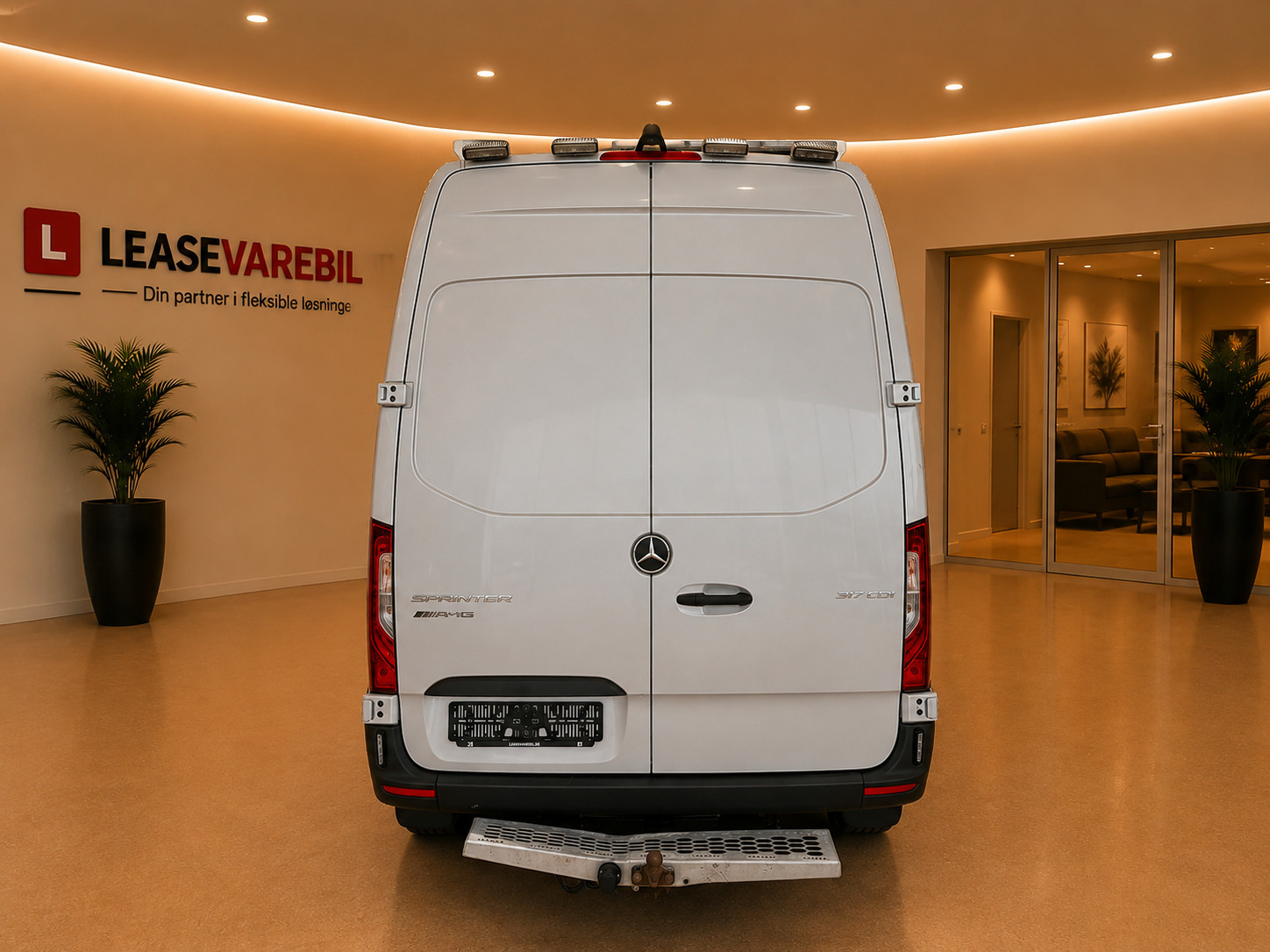 Hvid Mercedes Sprinter 317 fra 2021