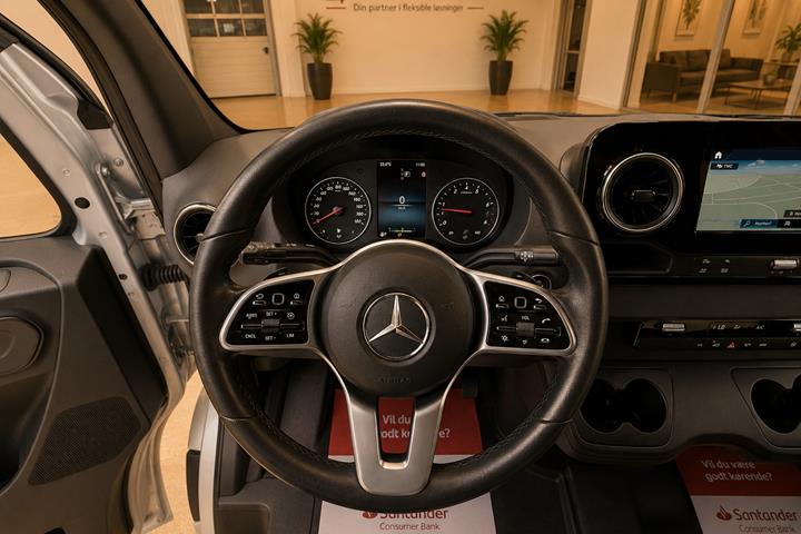 Hvid Mercedes Sprinter 317 fra 2021