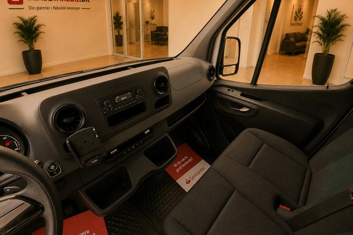 Hvid Mercedes eSprinter 312 fra 2021